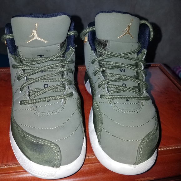 SOLD! Little boys air Jordan's size 11 1/2 - Picture 2 of 5